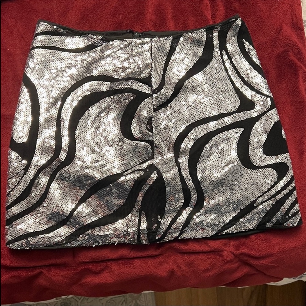 SHEIN | Women’s Size XXS (0) Silver and Black Mesh Sequin Mini Skirt